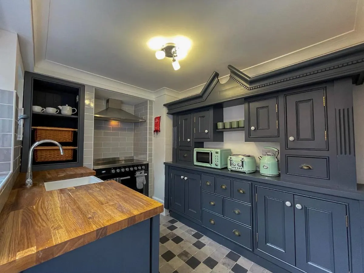 Villa Highgate House - A Victorian Gem Beverley